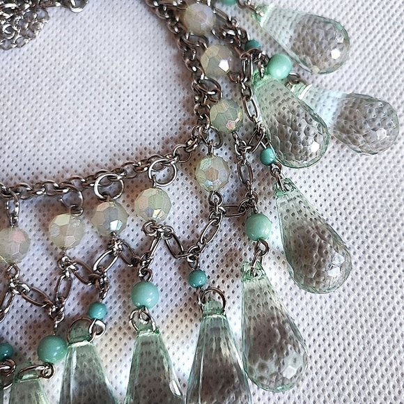 Acrylic Lucite Faceted Teardrop Glass Opaque Seafoam Necklace Silver Tone EUC - Picture 11 of 11